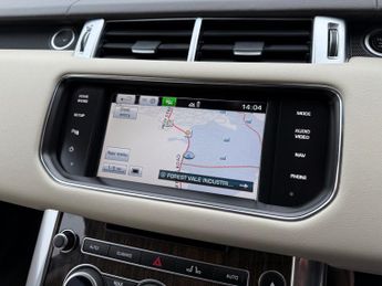 LAND ROVER RANGE ROVER SPORT 3.0 SDV6 [306] HSE 5dr Auto *FULL SERVICE HISTORY*