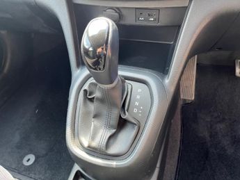 HYUNDAI I10 1.2 SE 5dr Auto