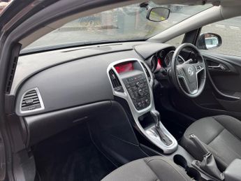 VAUXHALL ASTRA 2.0 CDTi 16V SRi 5dr Auto