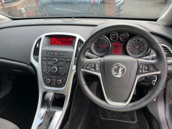 VAUXHALL ASTRA 2.0 CDTi 16V SRi 5dr Auto