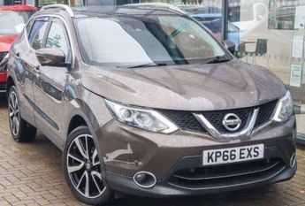 Nissan Qashqai 1.6 dCi Tekna 4WD 5dr + PANROOF / LEATHER / SAT NAV / CAMERA / U