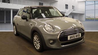 MINI Hatch 1.5 Cooper 5dr + CHILI PACK / MEDIA XL / NAV / HALF LEATHER / 20