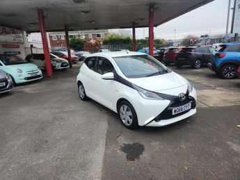 Toyota AYGO 1.0 VVT-i X-Play 5dr x-shift