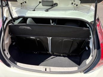 TOYOTA AYGO 1.0 VVT-i X-Play 5dr auto