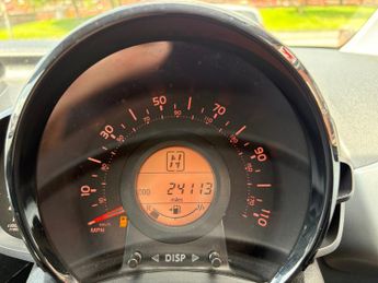 TOYOTA AYGO 1.0 VVT-i X-Play 5dr auto