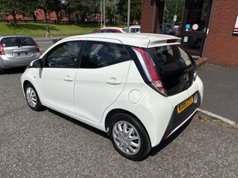 TOYOTA AYGO 1.0 VVT-i X-Play 5dr auto