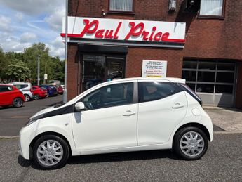TOYOTA AYGO 1.0 VVT-i X-Play 5dr auto