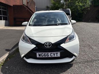 TOYOTA AYGO 1.0 VVT-i X-Play 5dr auto