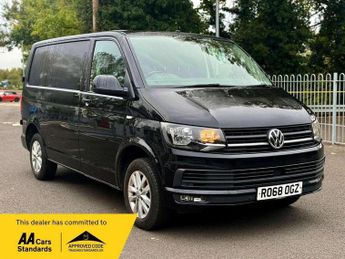 Volkswagen Transporter 2.0 TDI T28 BlueMotion Tech Highline DSG FWD SWB Euro 6 (s/s) 5d