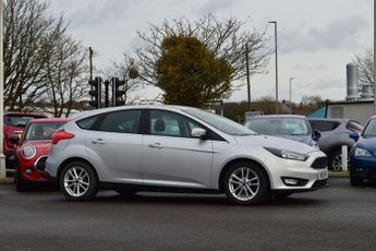 Ford Focus 1.0 EcoBoost 125 Zetec 5dr + 10 SERVICES / 20 TAX / ULEZ / DAB /