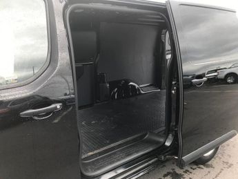 VAUXHALL VIVARO 3100 2.0d 145PS Prime H1 Van Auto