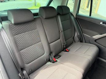 VOLKSWAGEN TIGUAN 2.0 TDi SE 5dr Auto