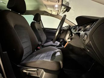 VOLKSWAGEN GOLF 1.6 TDI GT 5dr DSG