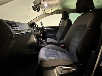VOLKSWAGEN GOLF 1.6 TDI GT 5dr DSG