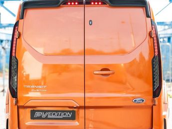 FORD TRANSIT CUSTOM 2.0 EcoBlue 185ps Low Roof D/Cab Limited Van Auto