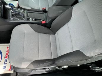 VOLKSWAGEN GOLF 85kW e-Golf 5dr Auto