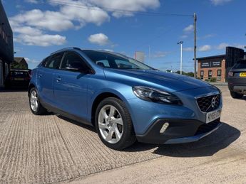 Volvo V40 D2 [120] Cross Country Lux 5dr + LEATHER / 9 SERVICES / 20 TAX /