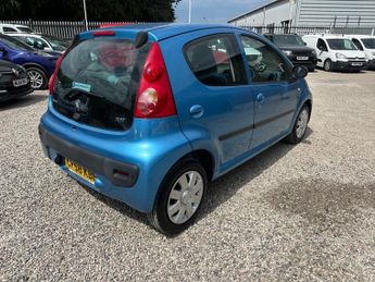 PEUGEOT 107 1.0 Urban Move 5dr