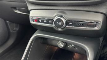 VOLVO XC40 Recharge Plus Twin Awd