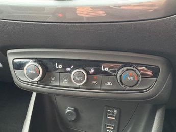VAUXHALL CROSSLAND X 1.2T [130] Elite Nav 5dr [Start Stop] Auto