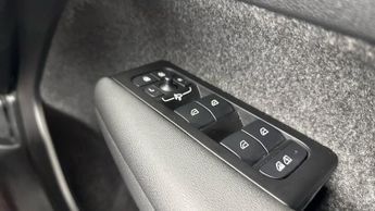 VOLVO XC40 Recharge Pro Twin Awd