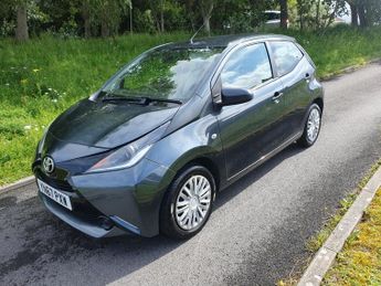 Toyota AYGO 1.0 VVT-i X-Play 5dr x-shift