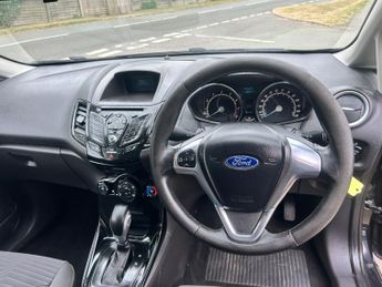 FORD FIESTA 1.6 Zetec 5dr Powershift