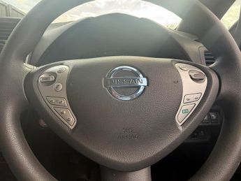 NISSAN LEAF 80kW Acenta 30kWh 5dr Auto VERY LOW MILEAGE 11K + ELECTRIC