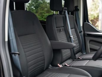 FORD TRANSIT CUSTOM 2.0 EcoBlue 185ps Low Roof Limited Van Auto