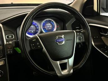 VOLVO XC60 D5 [215] R DESIGN 5dr AWD Geartronic