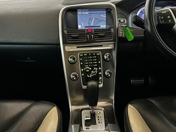VOLVO XC60 D5 [215] R DESIGN 5dr AWD Geartronic