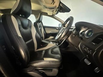 VOLVO XC60 D5 [215] R DESIGN 5dr AWD Geartronic