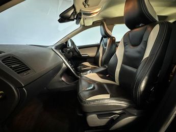 VOLVO XC60 D5 [215] R DESIGN 5dr AWD Geartronic