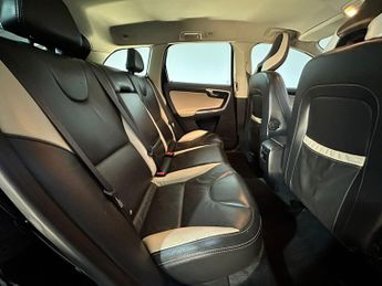 VOLVO XC60 D5 [215] R DESIGN 5dr AWD Geartronic
