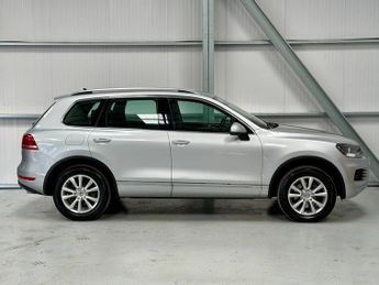 VOLKSWAGEN TOUAREG 3.0 V6 TDI 240 SE 5dr Tip Auto