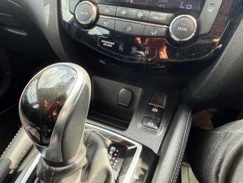 NISSAN QASHQAI 1.3 DiG-T 160 Acenta Premium 5dr DCT **AUTOMATIC** **ULEZ**
