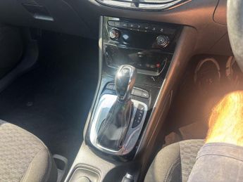 VAUXHALL ASTRA 1.4T 16V 150 SRi Nav 5dr Auto