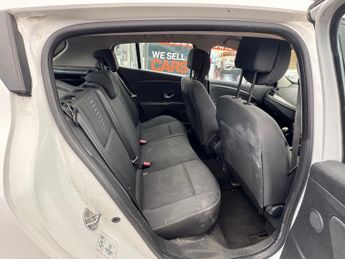 RENAULT MEGANE 1.6 16V I-Music 5dr