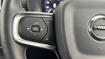 VOLVO XC40 D3 R-Design