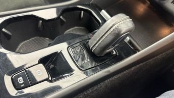 VOLVO XC40 D3 R-Design