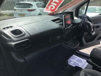 PEUGEOT PARTNER 950 1.5 BlueHDi 130 Professional Premium+ Van EAT8