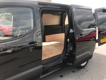 PEUGEOT PARTNER 950 1.5 BlueHDi 130 Professional Premium+ Van EAT8