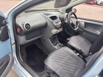TOYOTA AYGO 1.0 VVT-i + 5dr
