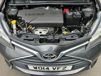 TOYOTA YARIS 1.33 VVT-i Icon 5dr CVT