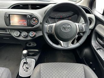 TOYOTA YARIS 1.33 VVT-i Icon 5dr CVT