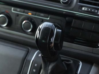 VOLKSWAGEN TRANSPORTER 2.0 TDI BMT 150 Highline Kombi Van DSG