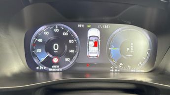 VOLVO XC40 Recharge T4 R-Design