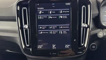 VOLVO XC40 Recharge T4 R-Design