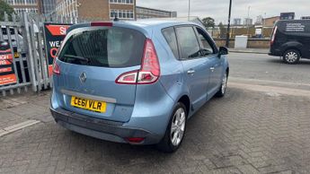 RENAULT SCENIC 1.5 dCi 110 Dynamique TomTom 5dr