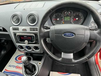 FORD FUSION Titanium 5 door